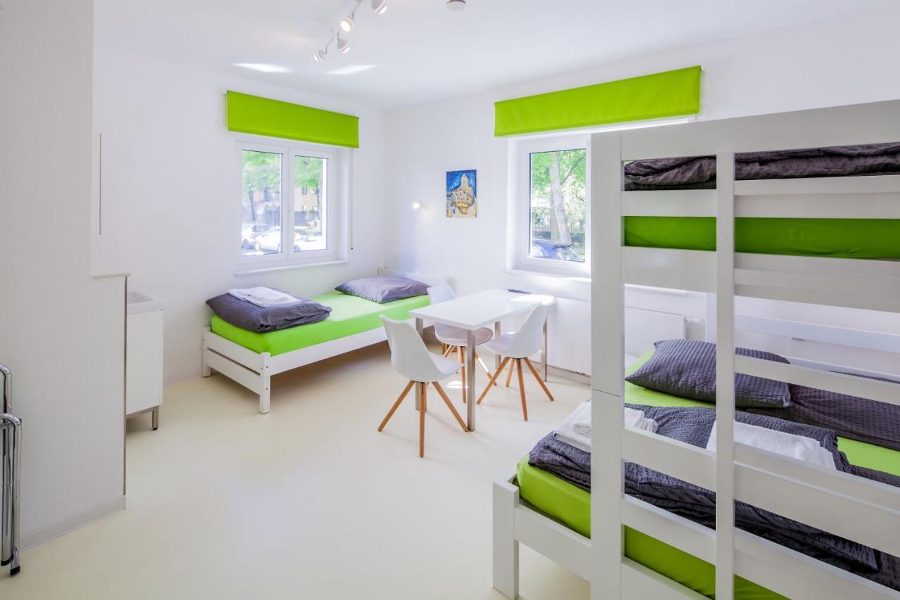 Secondhome Stuttgart - Sehr Schoene Und Moderne Apartments Nahe Dem Historischen Stadtkern Von Esslingen An Esslingen am Neckar Extérieur photo