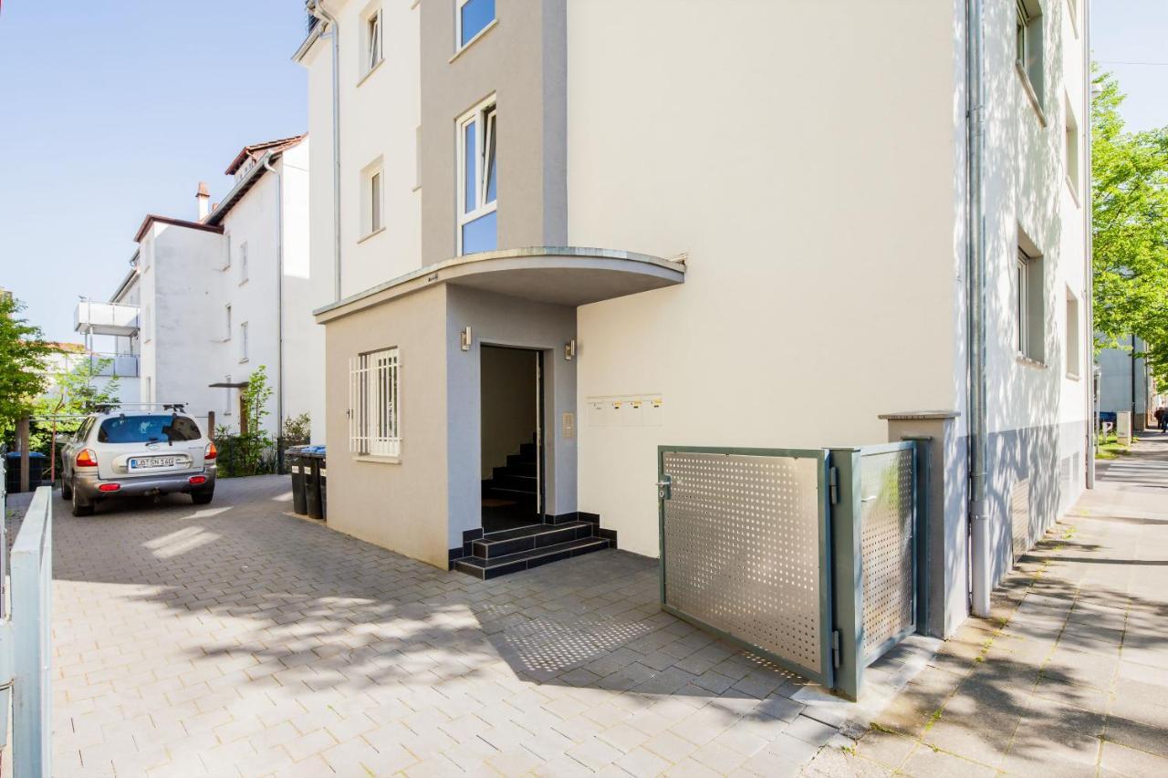 Secondhome Stuttgart - Sehr Schoene Und Moderne Apartments Nahe Dem Historischen Stadtkern Von Esslingen An Esslingen am Neckar Extérieur photo