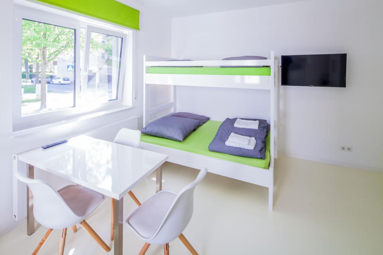 Secondhome Stuttgart - Sehr Schoene Und Moderne Apartments Nahe Dem Historischen Stadtkern Von Esslingen An Esslingen am Neckar Extérieur photo