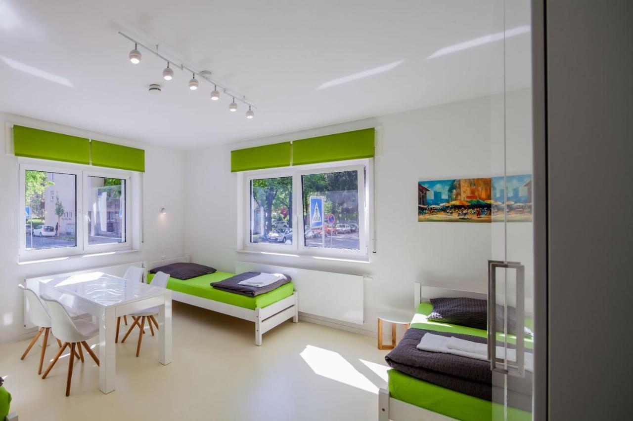 Secondhome Stuttgart - Sehr Schoene Und Moderne Apartments Nahe Dem Historischen Stadtkern Von Esslingen An Esslingen am Neckar Extérieur photo