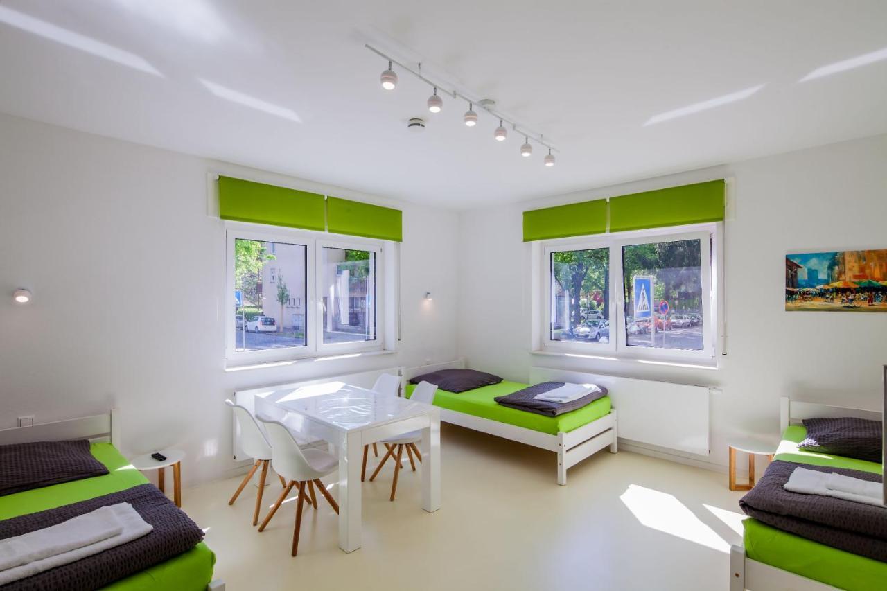 Secondhome Stuttgart - Sehr Schoene Und Moderne Apartments Nahe Dem Historischen Stadtkern Von Esslingen An Esslingen am Neckar Extérieur photo